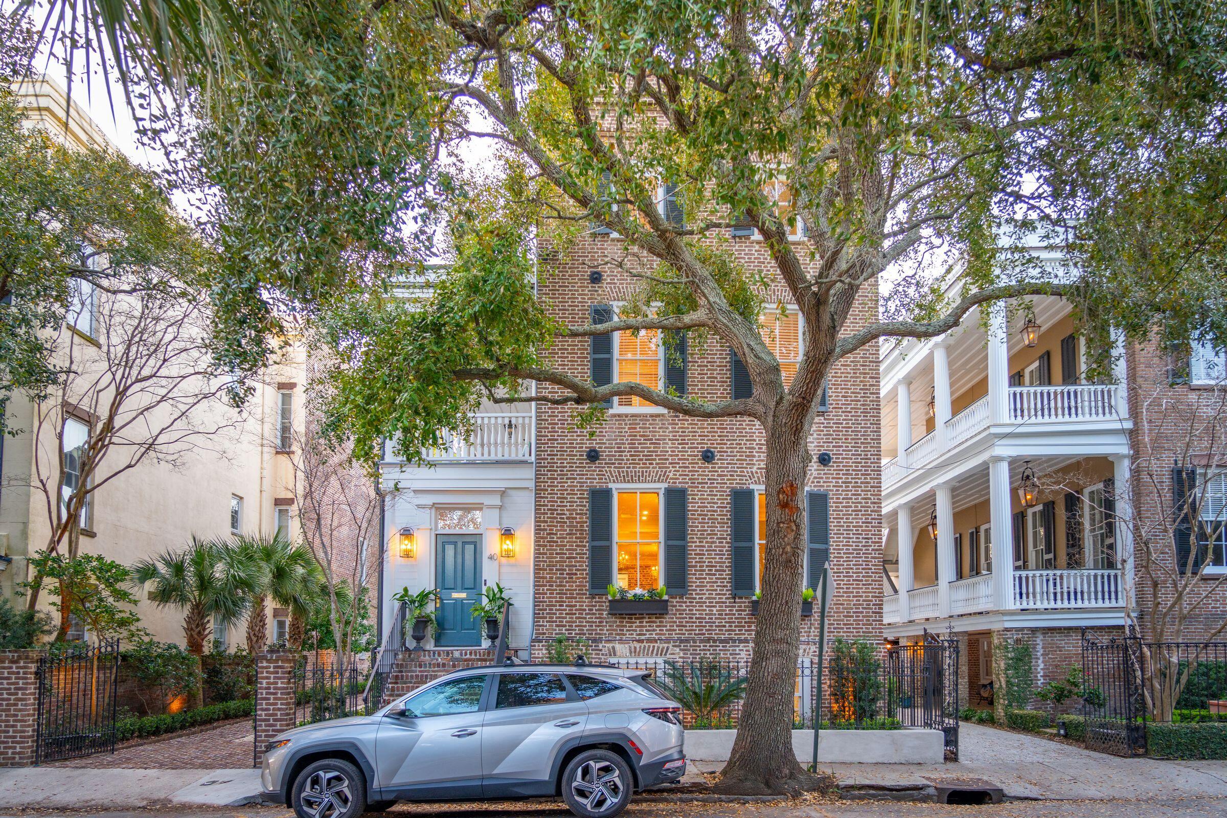 40 Hasell Street Charleston, SC 29401 - Photo 3 of 88 40HassellSt-KeenEyeMarketing-003