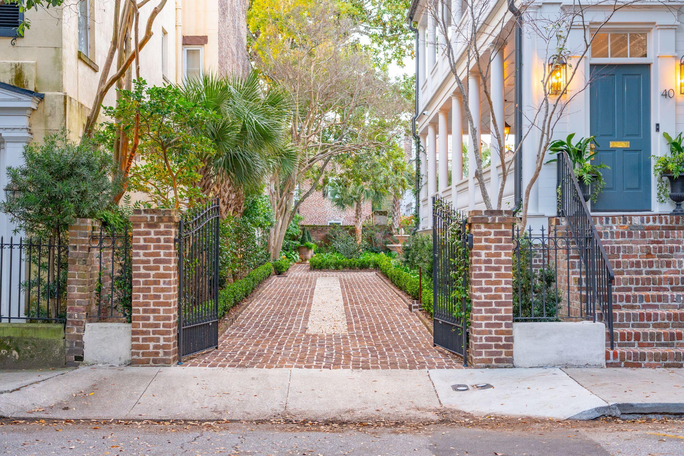 40 Hasell Street Charleston, SC 29401 - Photo 4 of 88 40HassellSt-KeenEyeMarketing-005