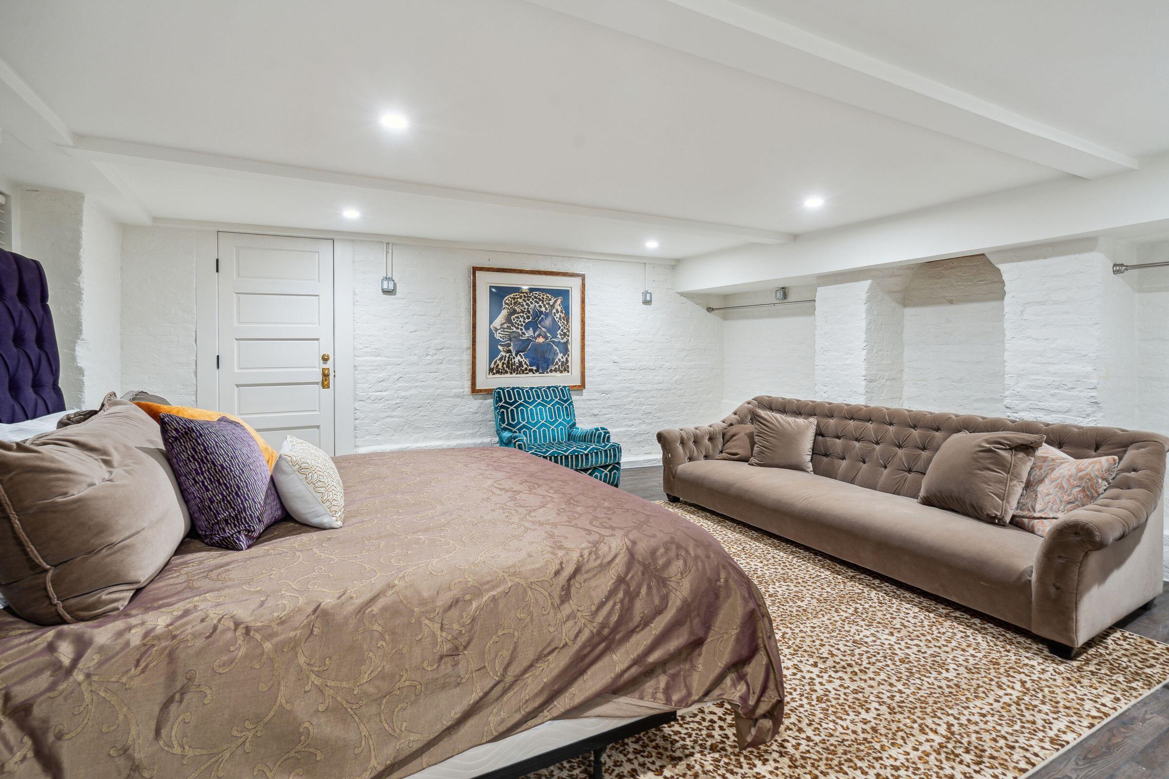 40 Hasell Street Charleston, SC 29401 - Photo 68 of 88 40HassellSt-KeenEyeMarketing-069
