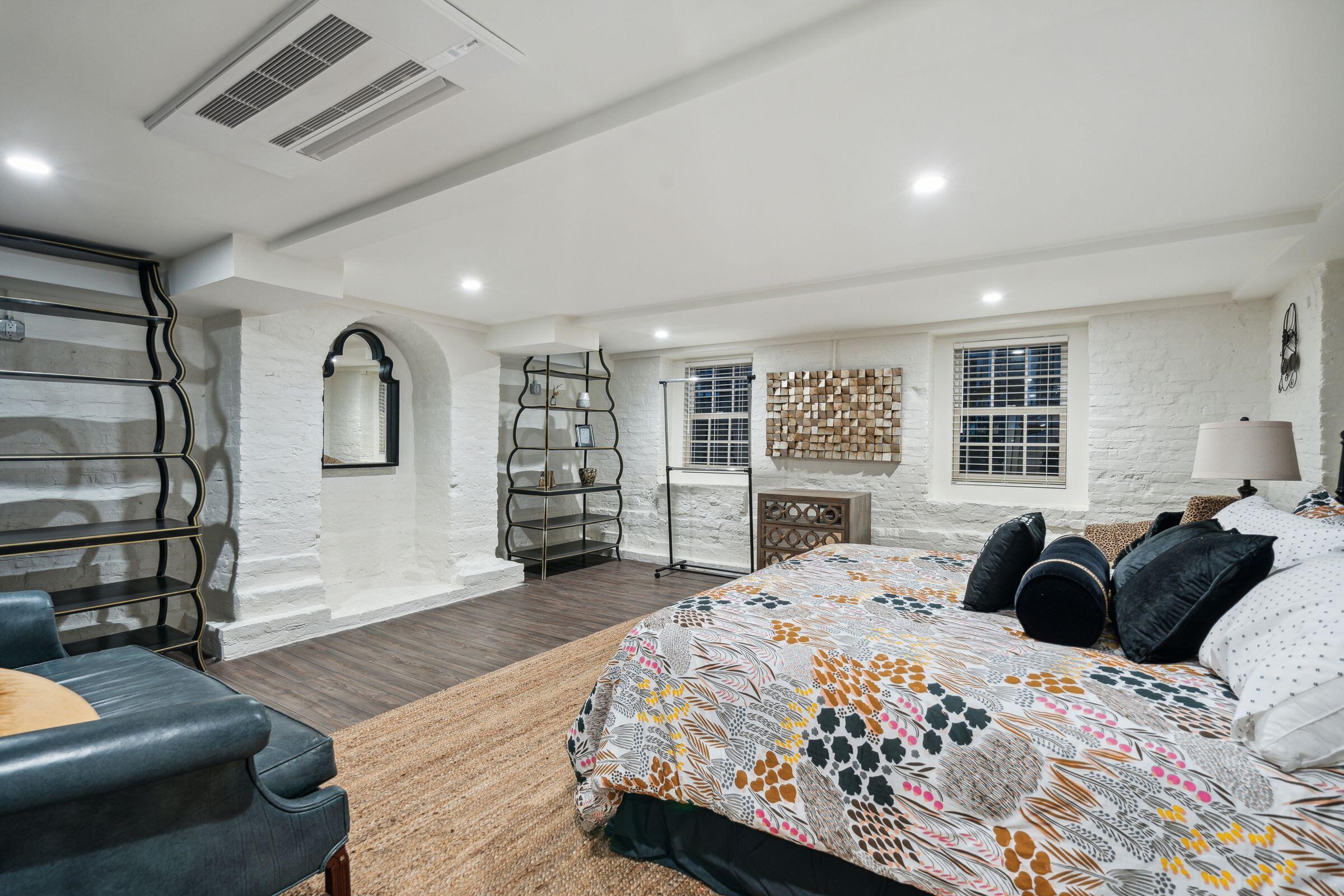40 Hasell Street Charleston, SC 29401 - Photo 69 of 88 40HassellSt-KeenEyeMarketing-067