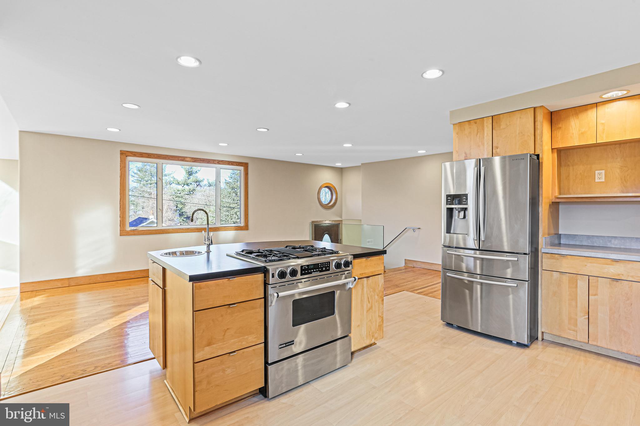 9081 Upton Road Ellicott City, MD 21042 - Photo 8 of 30
