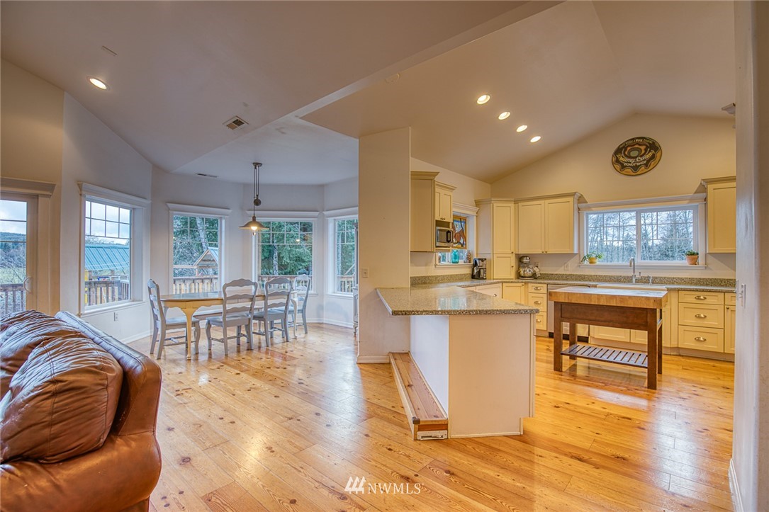 659 Walker Road Hoquiam, WA 98550 - Photo 8 of 40