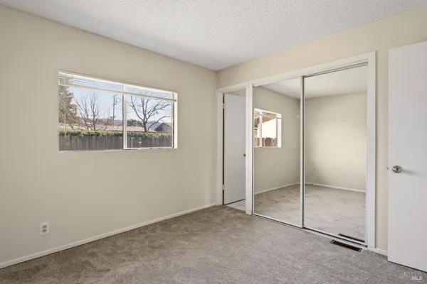 $439,500 | 265 Oak Manor Drive, Ukiah, CA 95482