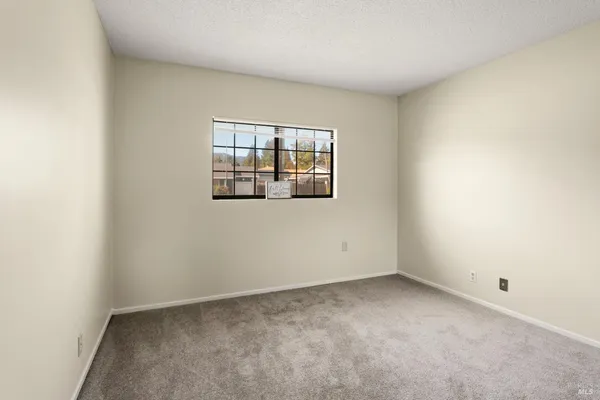 $439,500 | 265 Oak Manor Drive, Ukiah, CA 95482