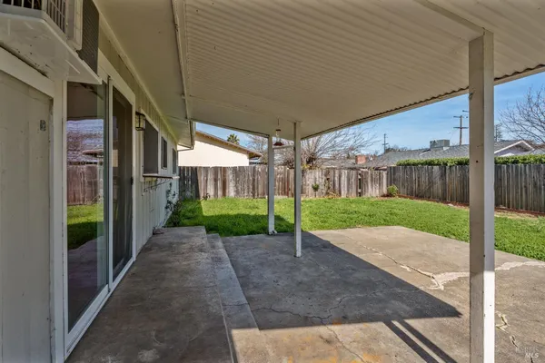 $439,500 | 265 Oak Manor Drive, Ukiah, CA 95482