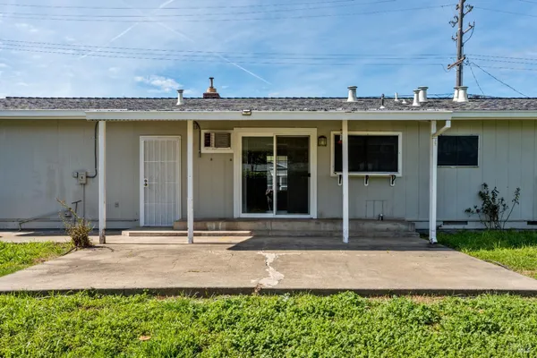 $439,500 | 265 Oak Manor Drive, Ukiah, CA 95482