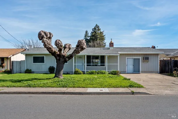 $439,500 | 265 Oak Manor Drive, Ukiah, CA 95482