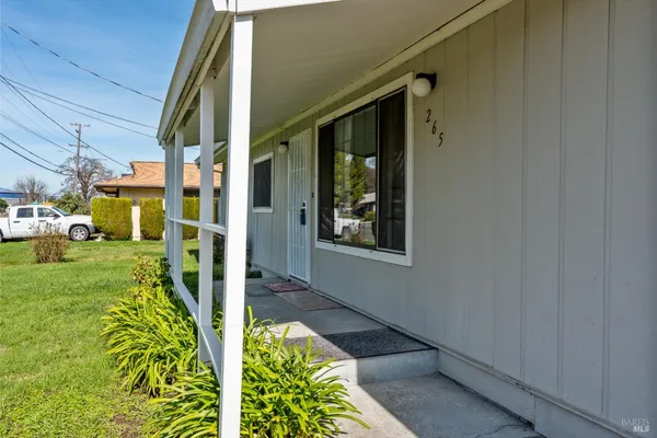 $439,500 | 265 Oak Manor Drive, Ukiah, CA 95482