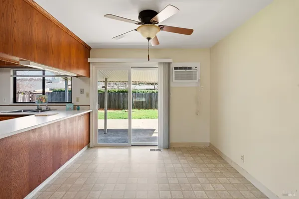 $439,500 | 265 Oak Manor Drive, Ukiah, CA 95482