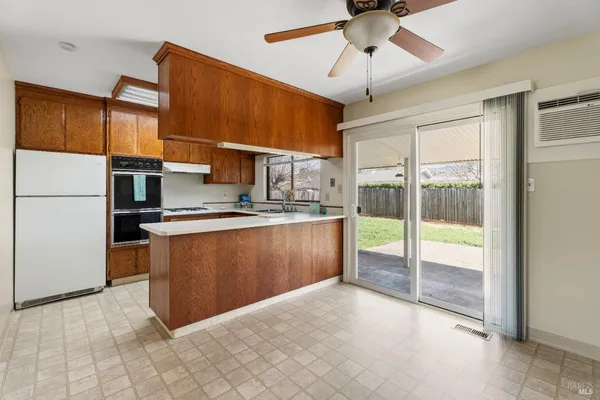 $439,500 | 265 Oak Manor Drive, Ukiah, CA 95482