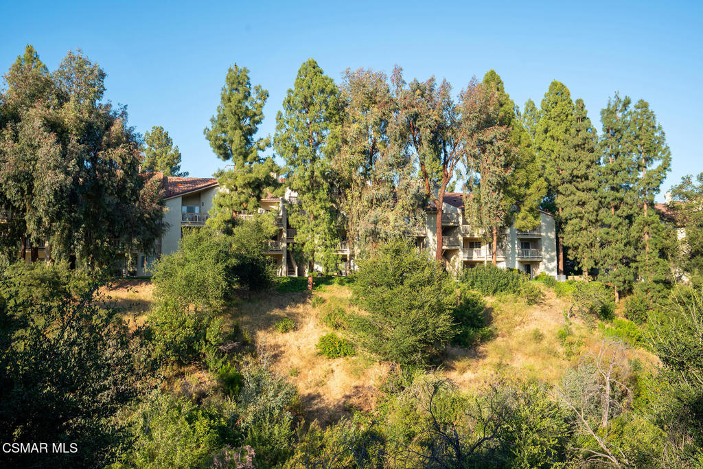 697 Sutton Crest Trail, Unit TL210 Oak Park, CA 91377 - Photo 34 of 37