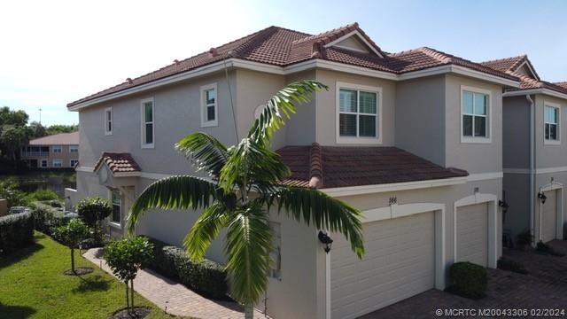 566 Southwest Glen Crest Way