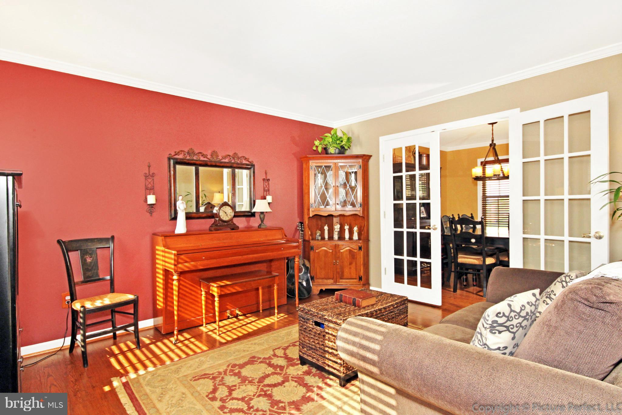 6623 Edgewood Road New Market, MD 21774 - Photo 13 of 29 Living Room