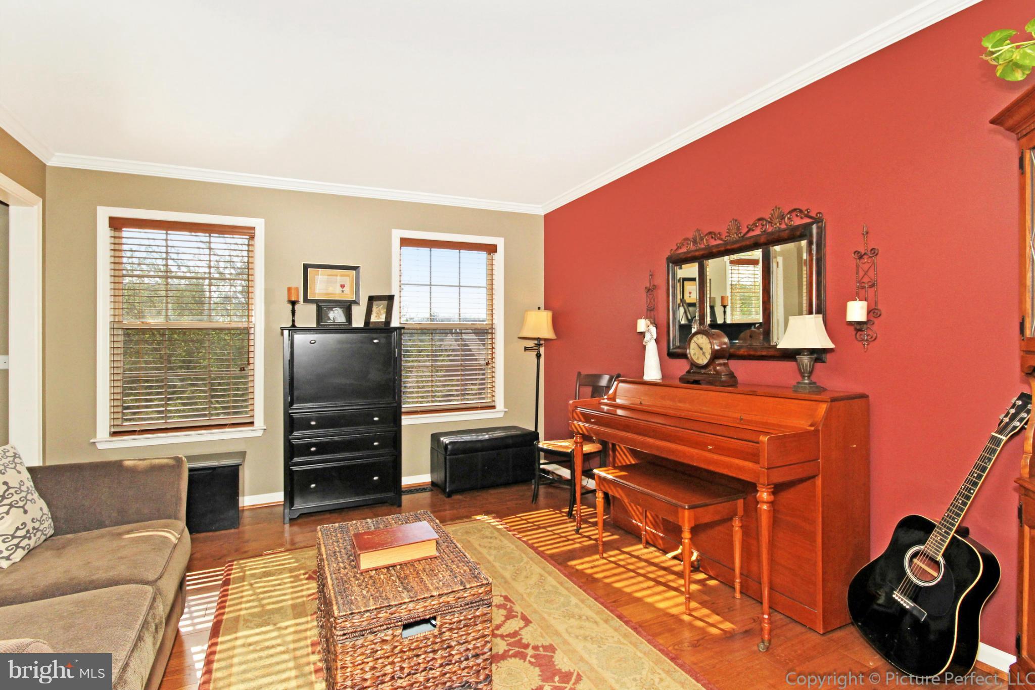 6623 Edgewood Road New Market, MD 21774 - Photo 14 of 29 Living Room