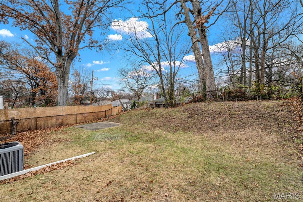 4116 Ammann Lane St. Louis, MO 63121 - Photo 33 of 38