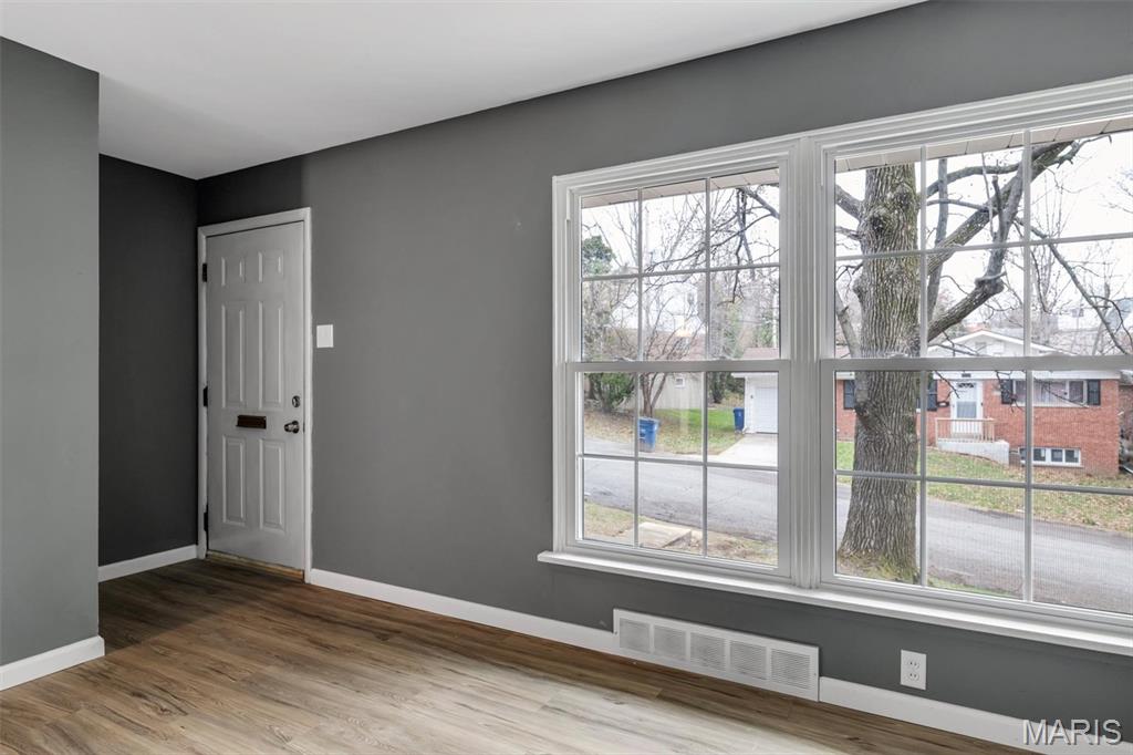 4116 Ammann Lane St. Louis, MO 63121 - Photo 5 of 38