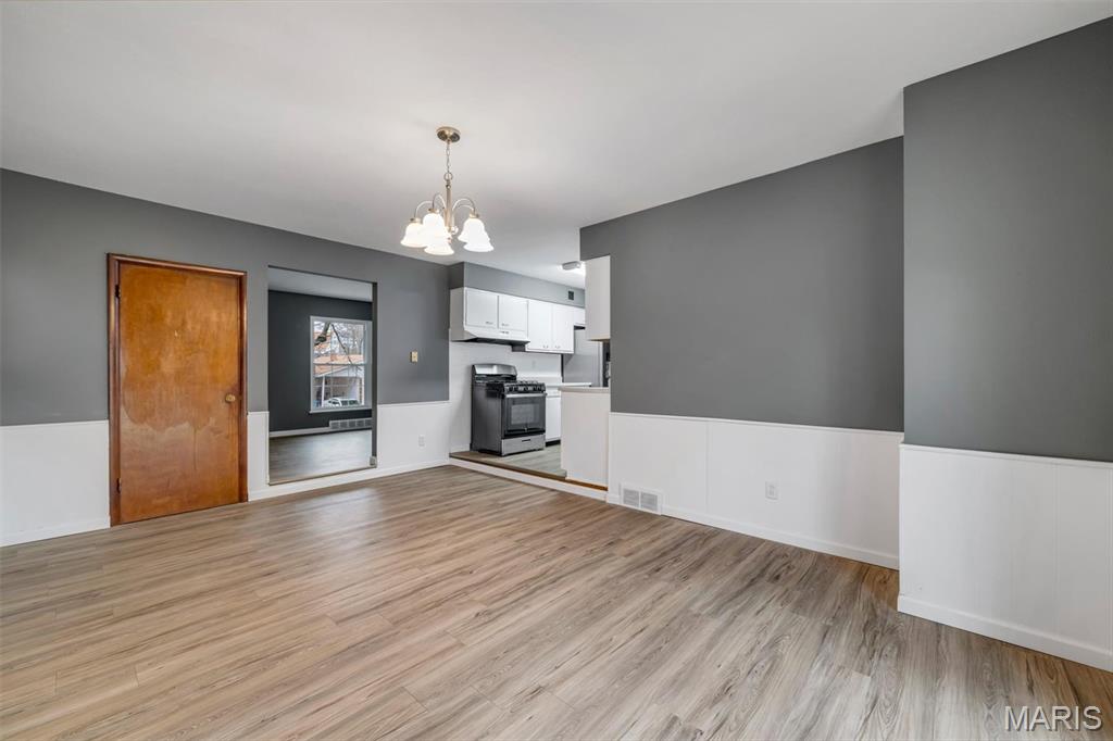 4116 Ammann Lane St. Louis, MO 63121 - Photo 9 of 38