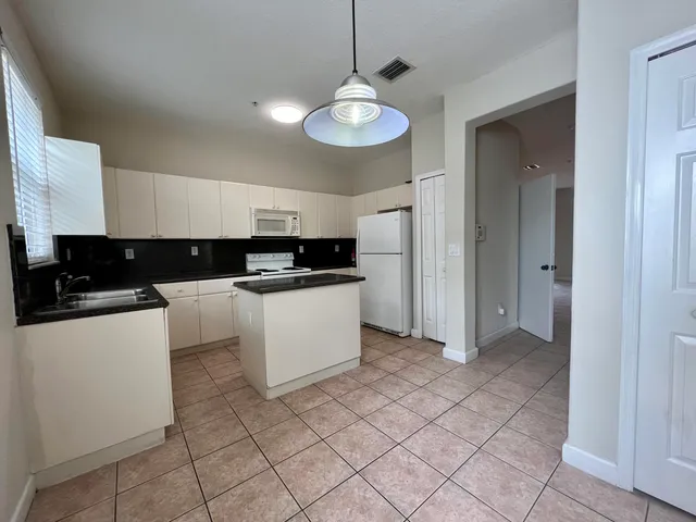 $2,400 | 3507 Shoma Drive, Royal Palm Beach, FL 33414