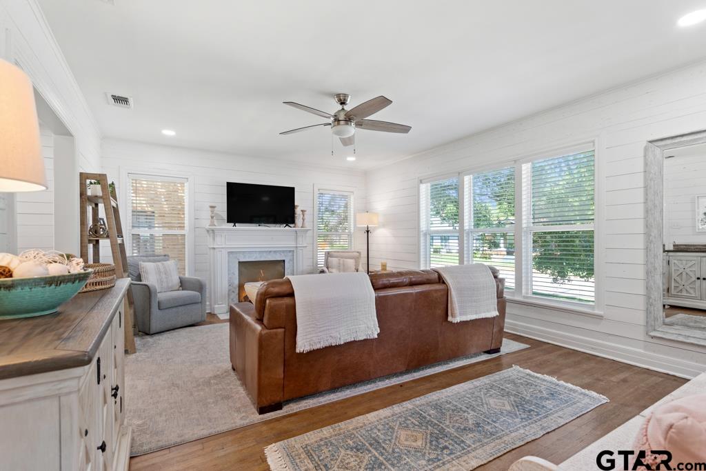 403 East Houston Street Tyler, TX 75701 - Photo 6 of 47