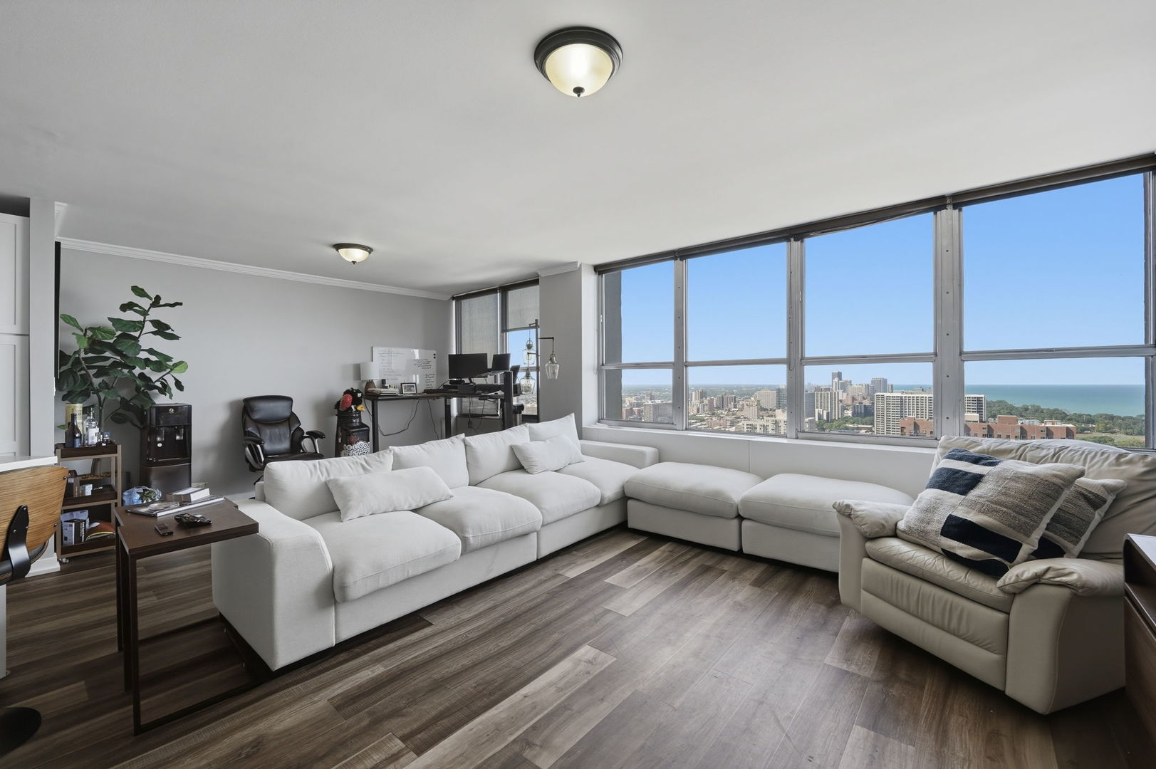 655 West Irving Park Road, Unit 3404 Chicago, IL 60613 - Photo 4 of 27 Gallery Image 4