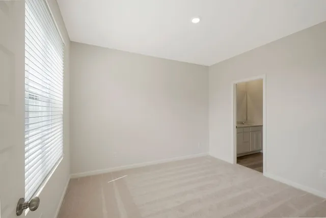 a view of empty room with window