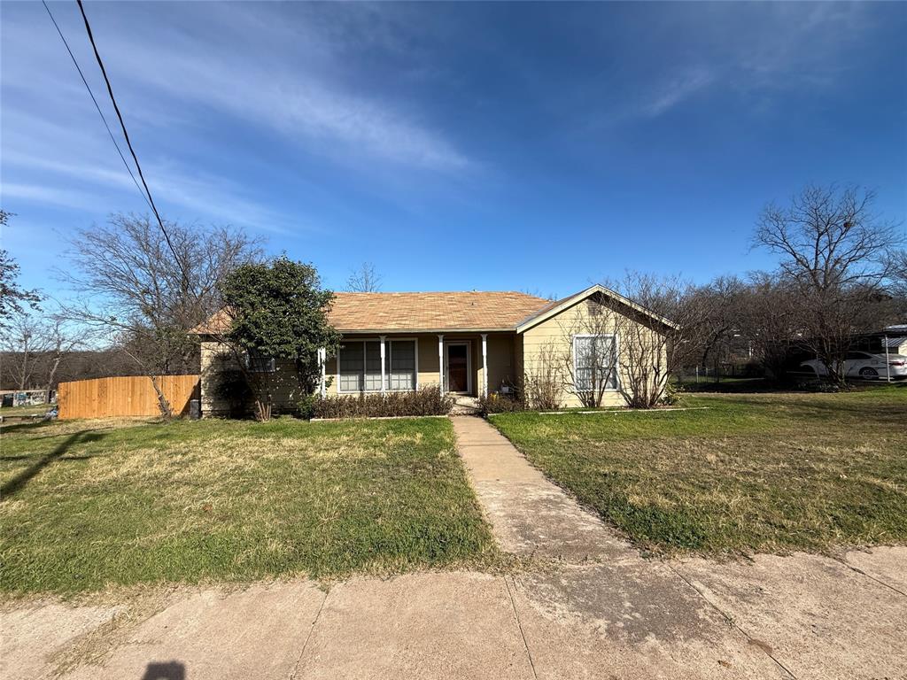 609 East Henry Street Hamilton, TX 76531 - Photo 2 of 40