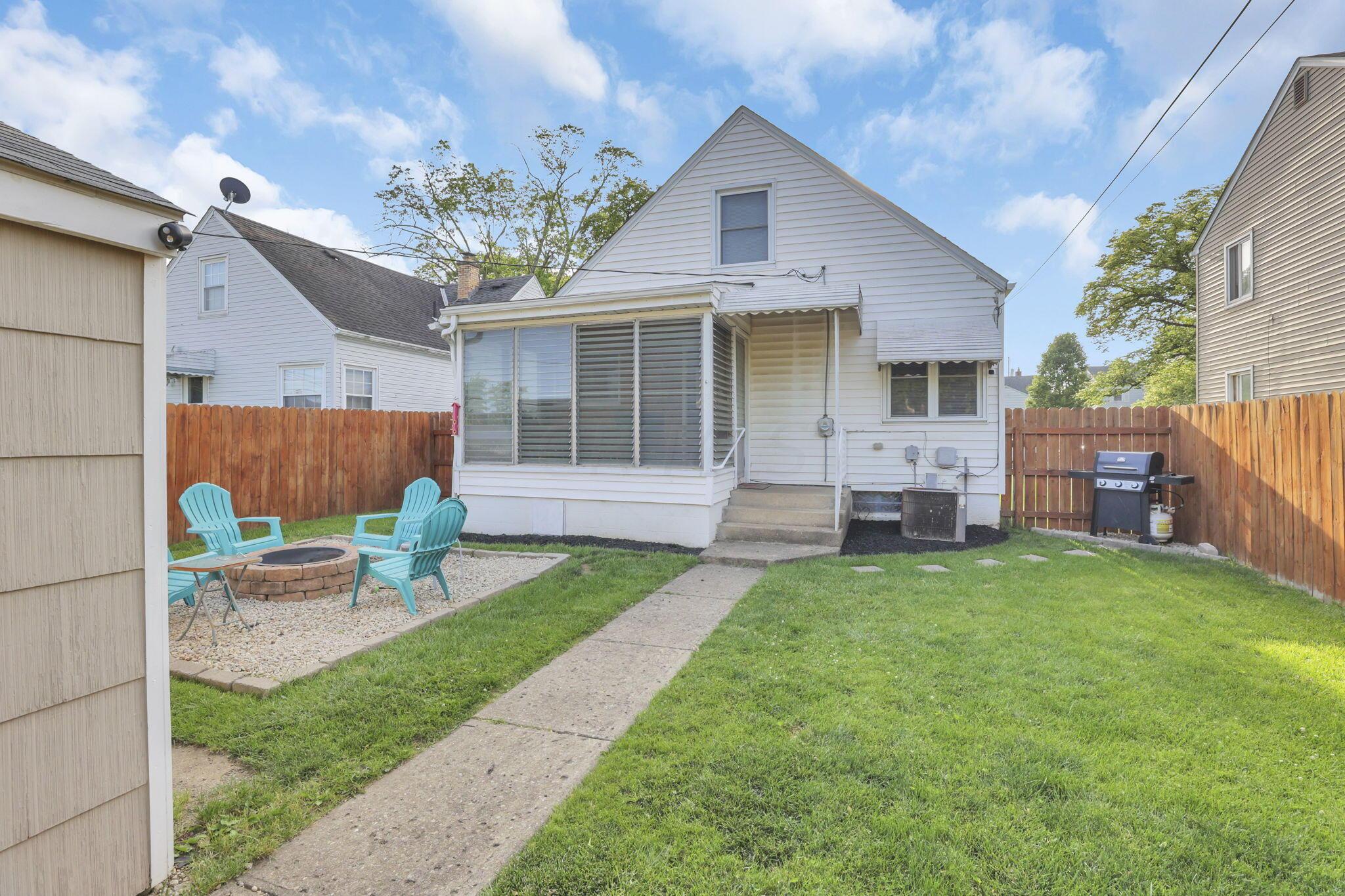 892 Wiltshire Road Columbus, OH 43204 - Photo 27 of 34 Backyard 1