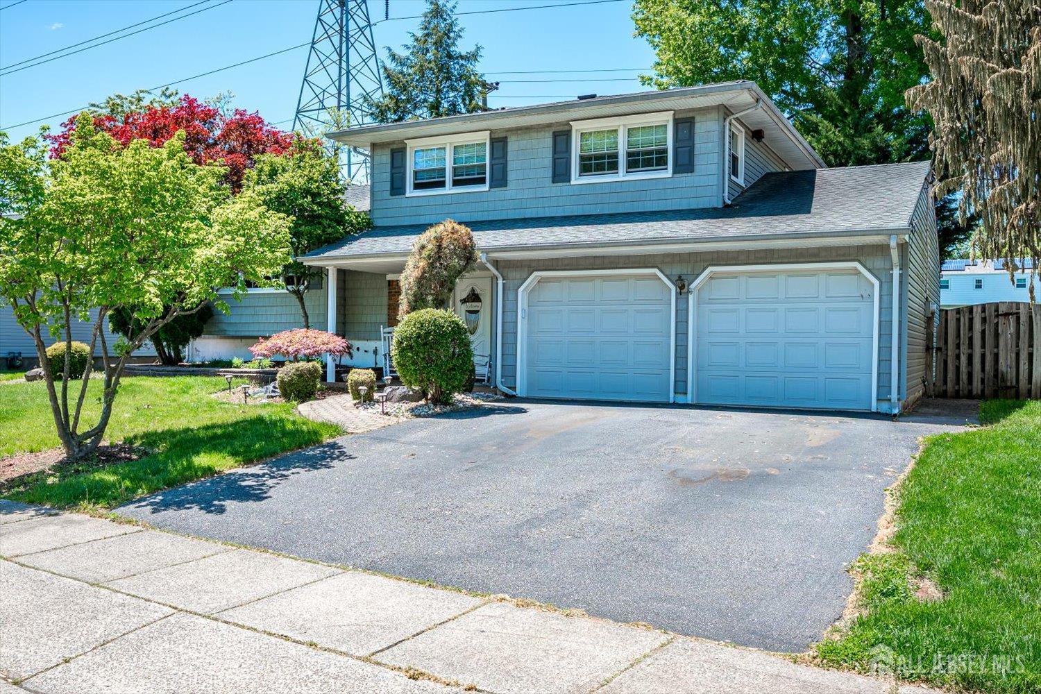 27 Eileen Way Edison, NJ 08837 - Photo 3 of 42