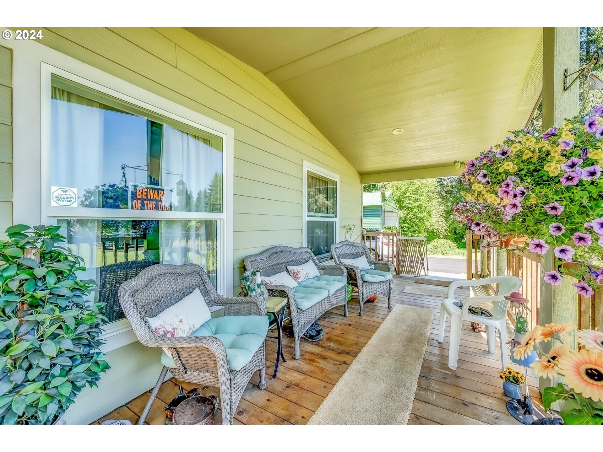 69911 Walker Road Rainier, OR 97048 - Photo 5 of 26 a view of a chairs and table in a patio