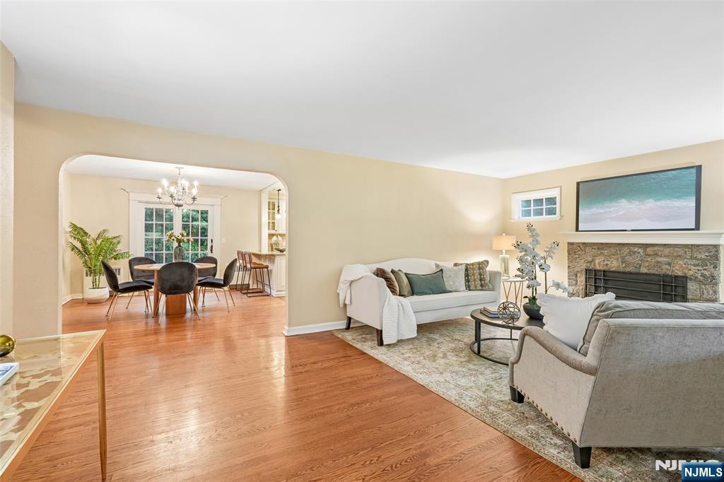 445 Alpine Terrace Ridgewood, NJ 07450 - Photo 4 of 28