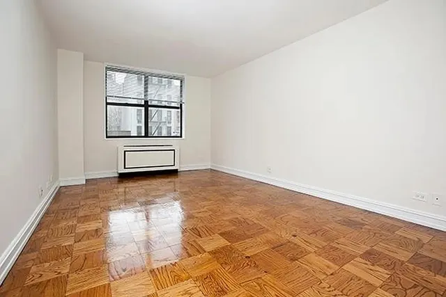 $4,350 | 400 East 71st Street, Unit 16V | Lenox Hill