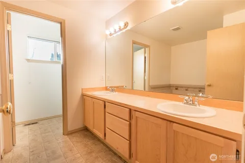 $595,000 | 509 Milwaukee Boulevard South, Pacific, WA 98047