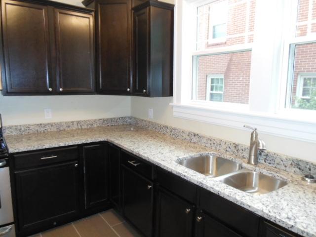 1934 Avon Road Southwest Roanoke, VA 24015 - Photo 4 of 18 5