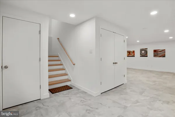 a view of a yard with mountain