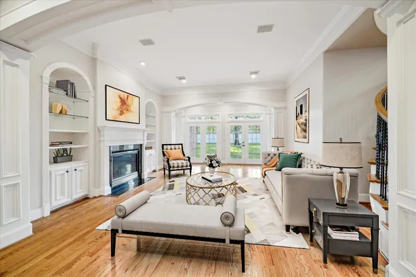 $1,789,000 | 15 Enchanted Woods Drive, Kingwood, TX 77339
