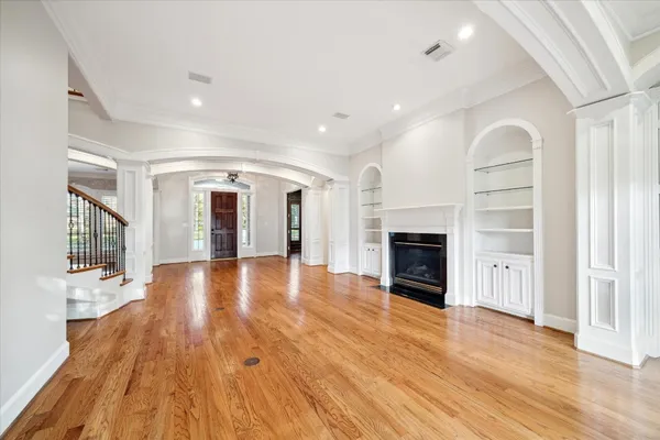 $1,789,000 | 15 Enchanted Woods Drive, Kingwood, TX 77339