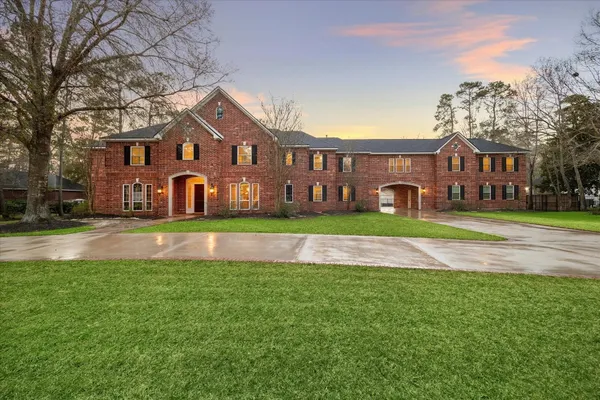 $1,789,000 | 15 Enchanted Woods Drive, Kingwood, TX 77339