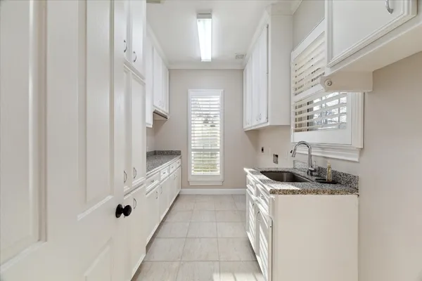 $1,789,000 | 15 Enchanted Woods Drive, Kingwood, TX 77339