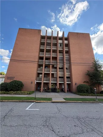 $45,000 | 1326 6th Avenue, Unit 204, Beaver Falls, PA 15010