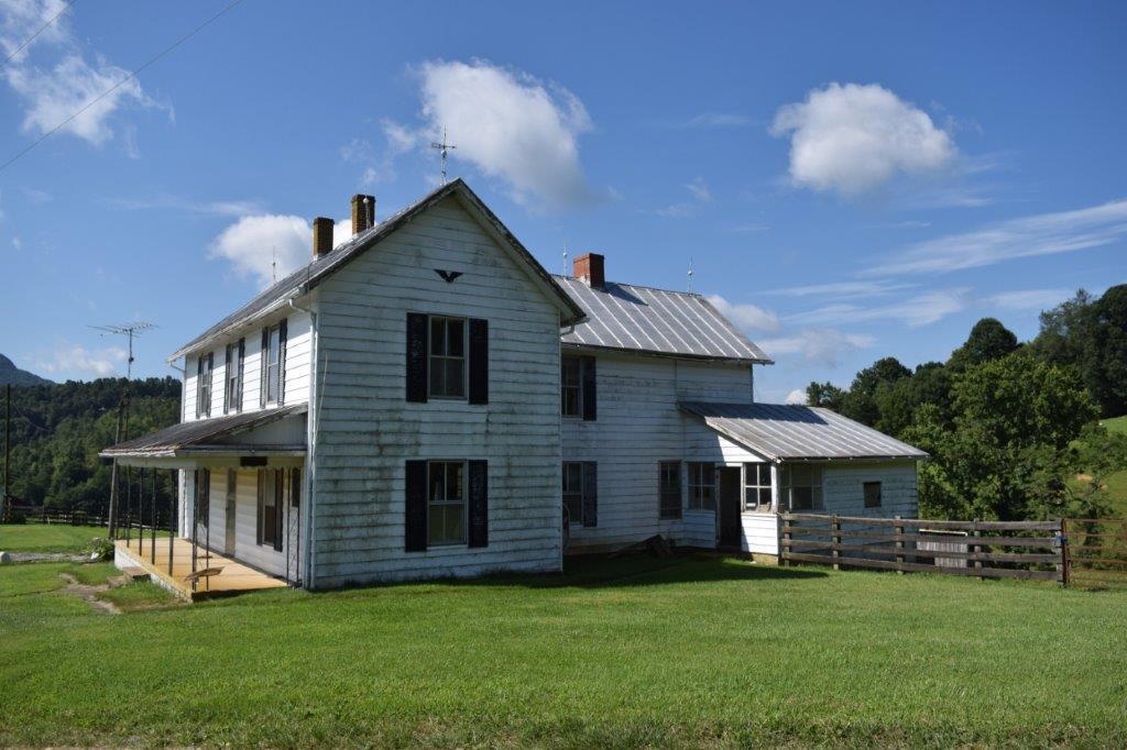 272 Boone Road Southwest Willis, VA 24380 - Photo 18 of 21 DSC_0963