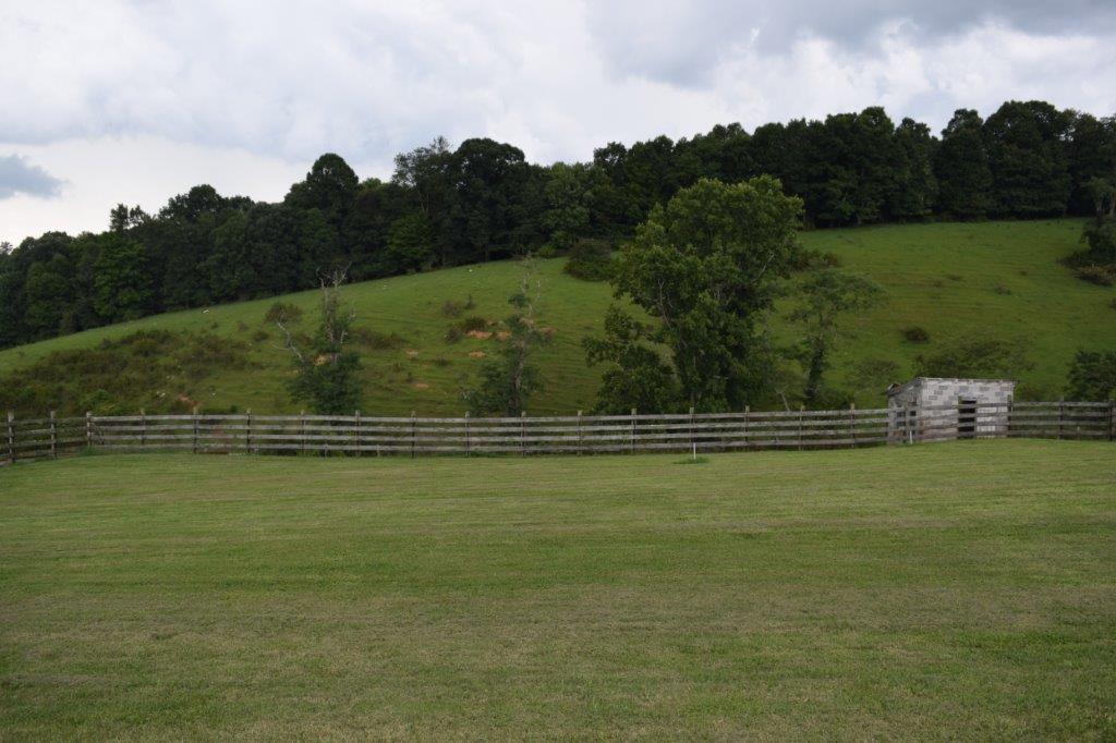272 Boone Road Southwest Willis, VA 24380 - Photo 7 of 21 DSC_0945