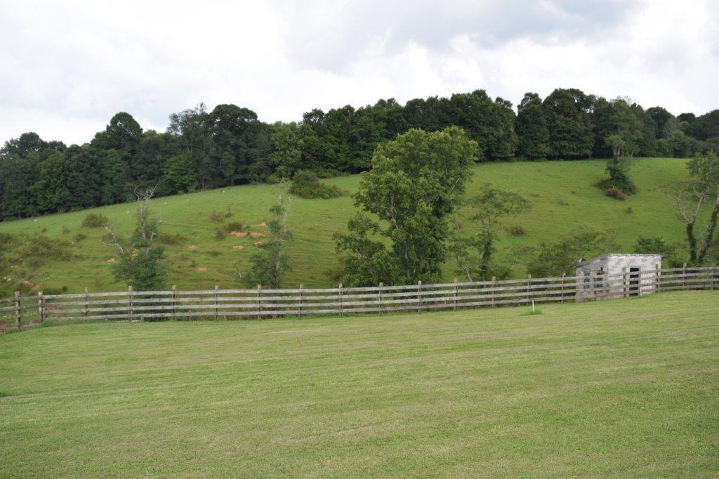 272 Boone Road Southwest Willis, VA 24380 - Photo 9 of 21 DSC_0948