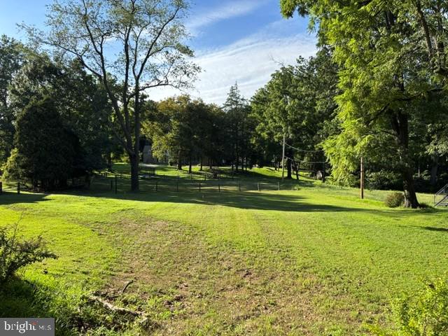 615 Spring Lane Philadelphia, PA 19128 - Photo 5 of 7 a view of a volley ball court