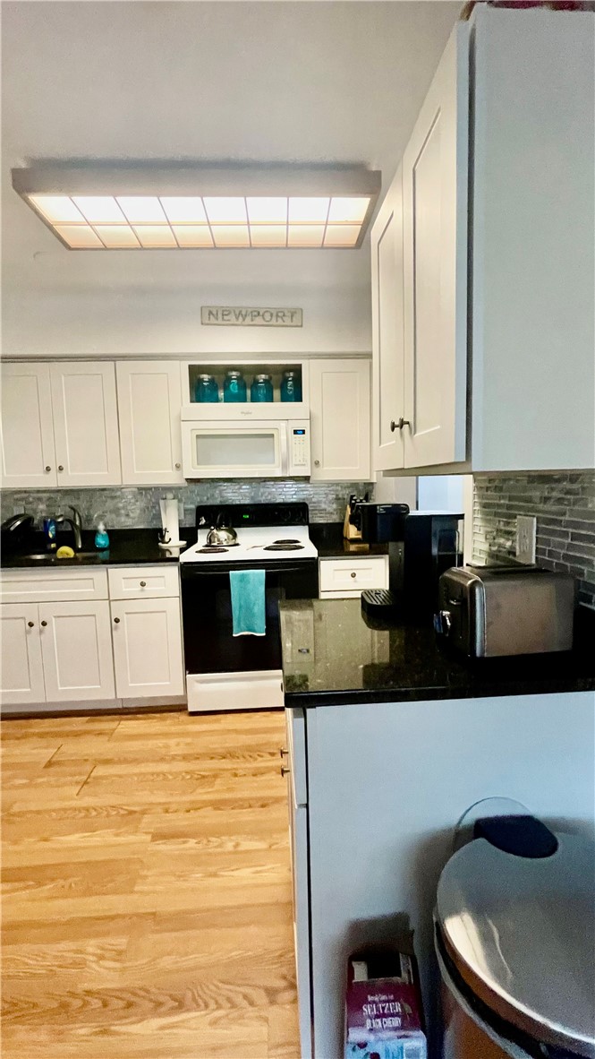 106 Swinburne Row Newport, RI 02840 - Photo 6 of 21