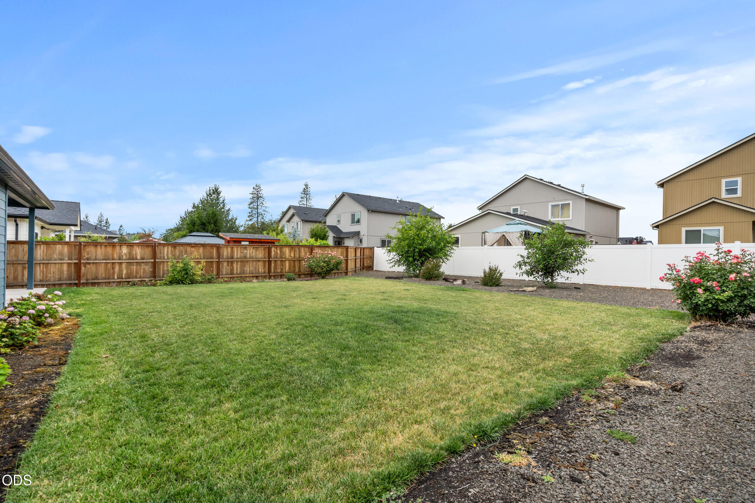 961 Arrowhead Trail Eagle Point, OR 97524 - Photo 32 of 47
