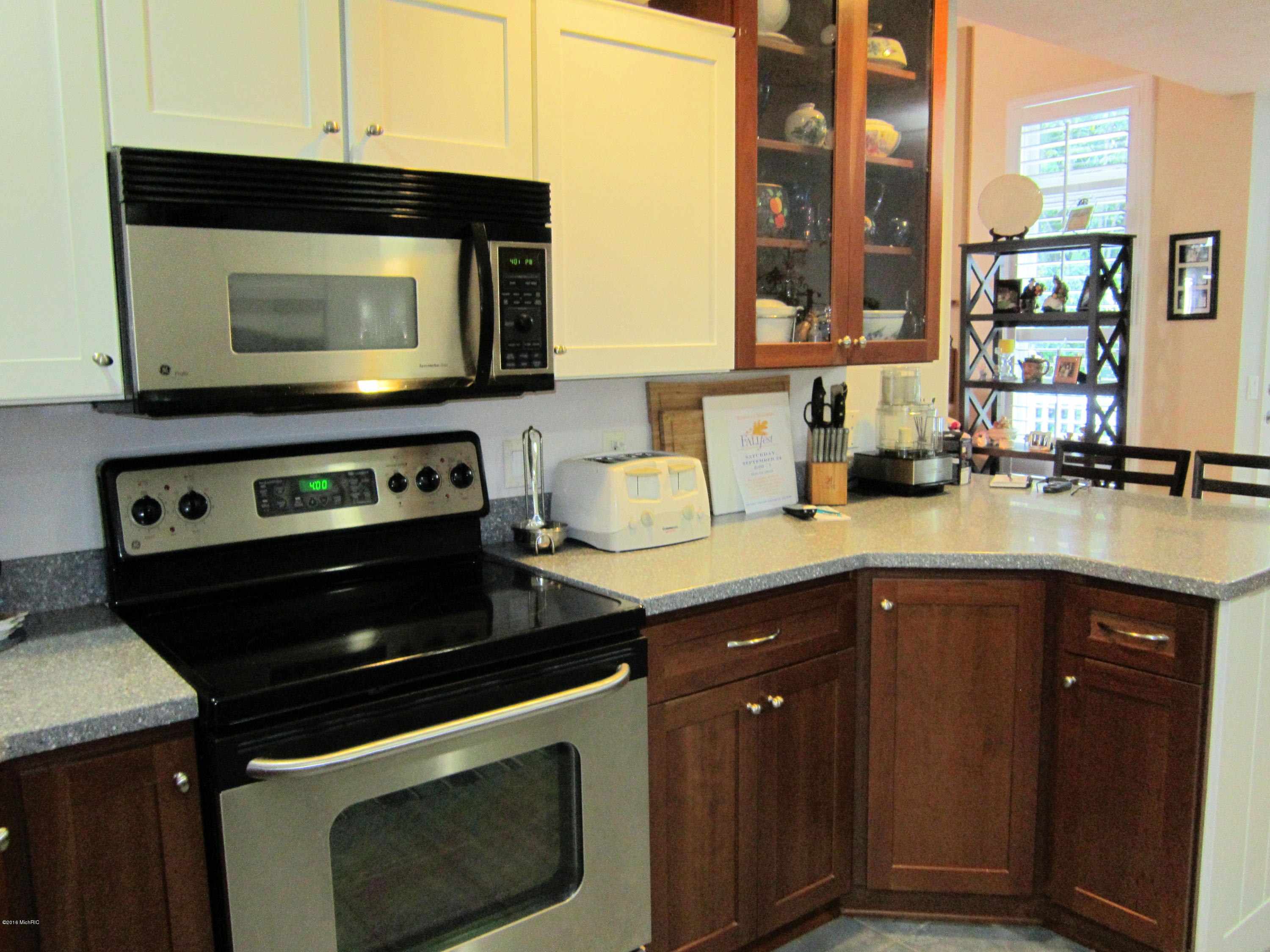 121 Stone Gate Court Spring Lake, MI 49456 - Photo 13 of 32 14