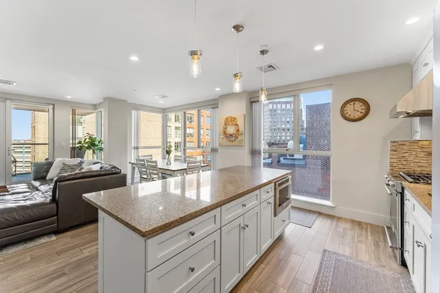 $1,650,000 | 101 Broad Street, Unit 8C, Boston, MA 02110