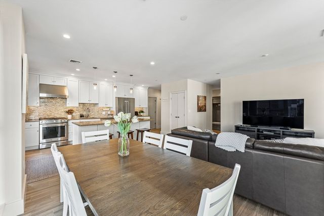 $1,650,000 | 101 Broad Street, Unit 8C, Boston, MA 02110