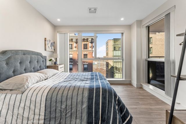 $1,650,000 | 101 Broad Street, Unit 8C, Boston, MA 02110