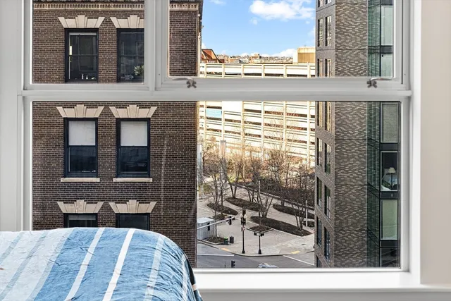 $1,650,000 | 101 Broad Street, Unit 8C, Boston, MA 02110